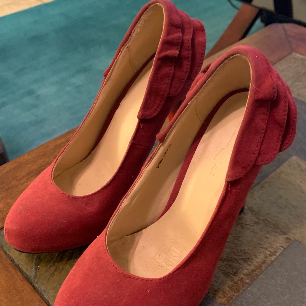 Kagui Red Suede Pumps. Brand New!